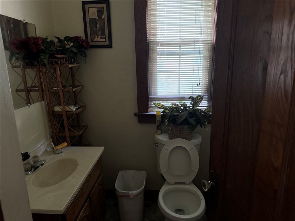 683-685 Dewey Avenue Rochester, NY 14613 - Photo 19 of 32