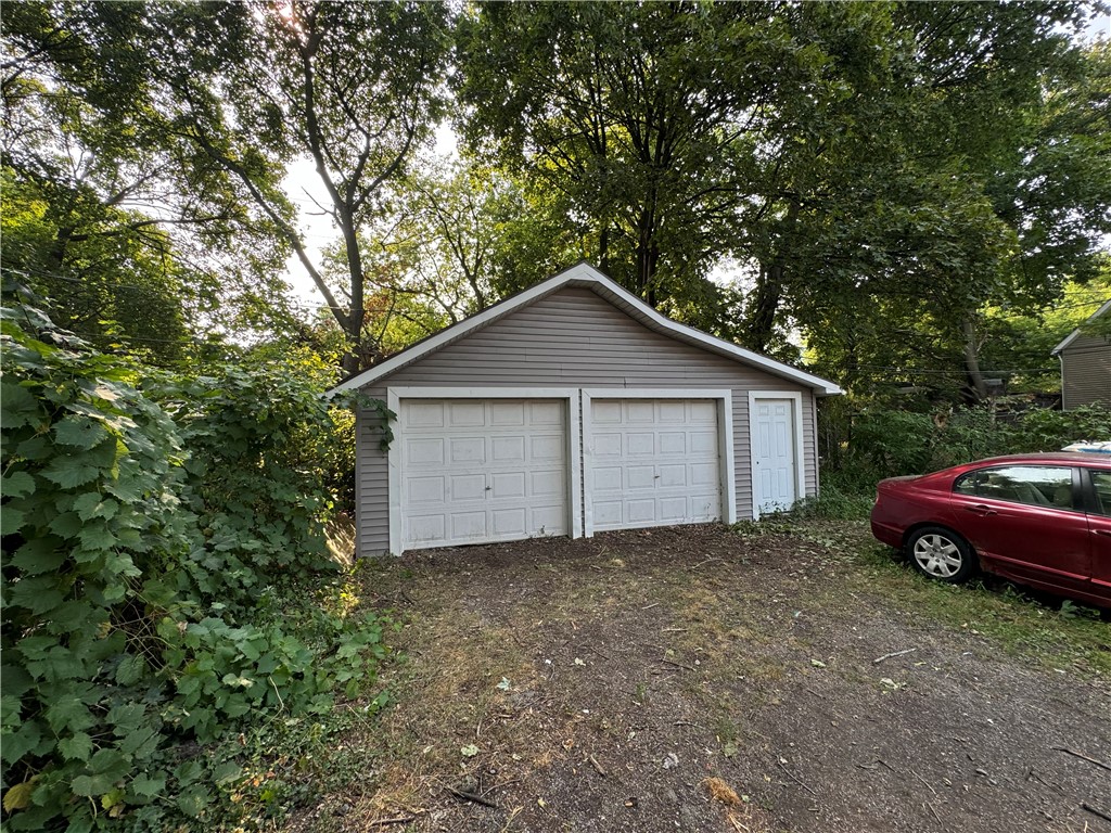 683-685 Dewey Avenue Rochester, NY 14613 - Photo 3 of 32