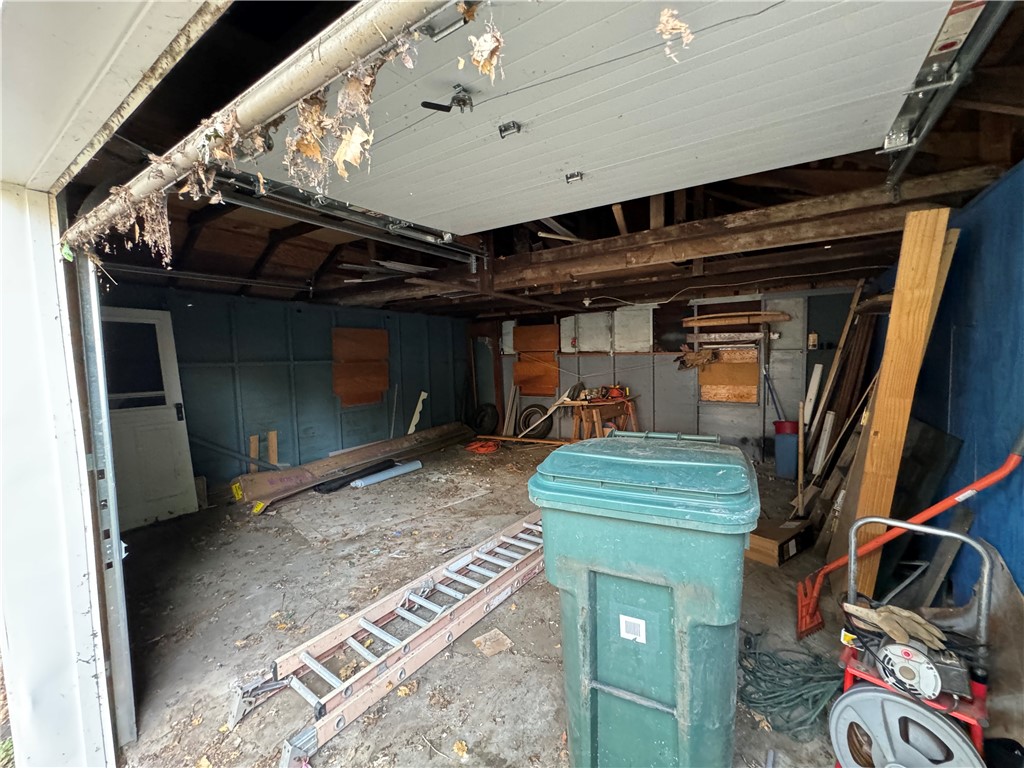 683-685 Dewey Avenue Rochester, NY 14613 - Photo 6 of 32