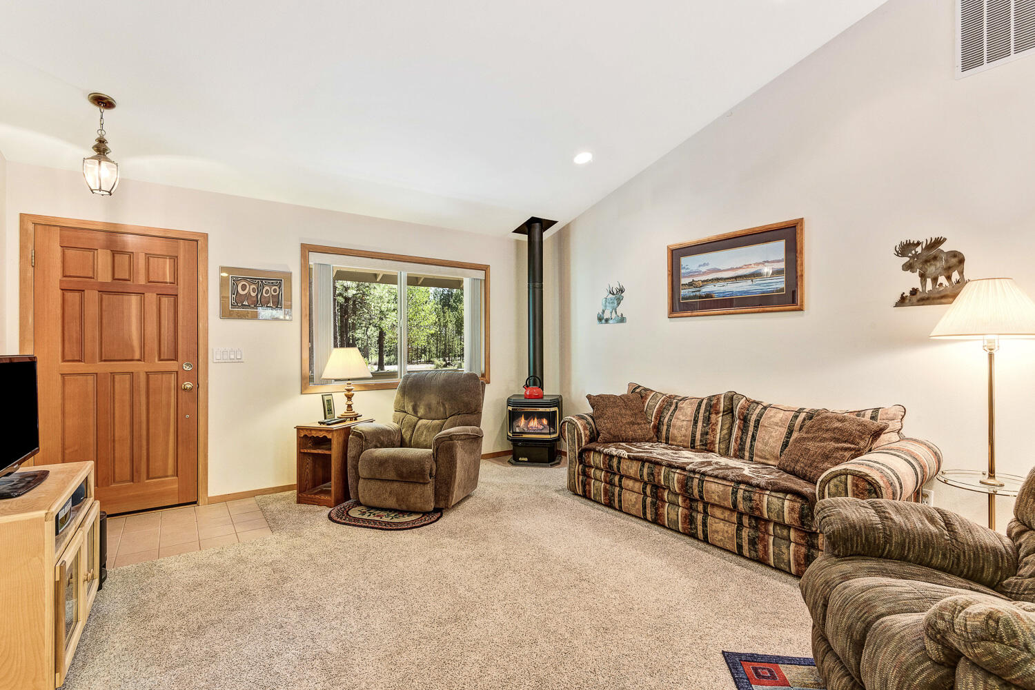 16920 Covina Road Bend, OR 97707 - Photo 4 of 20 OReilly_20210602_4_90221_a_72ppi