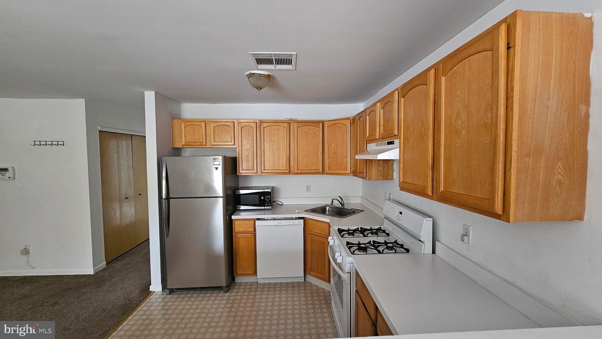 9428 Woodbridge Road, Unit 2 Philadelphia, PA 19114 - Photo 9 of 24