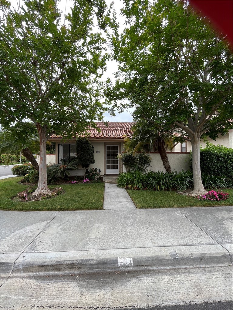 22 Vercelli Irvine, CA 92620 - Photo 2 of 27