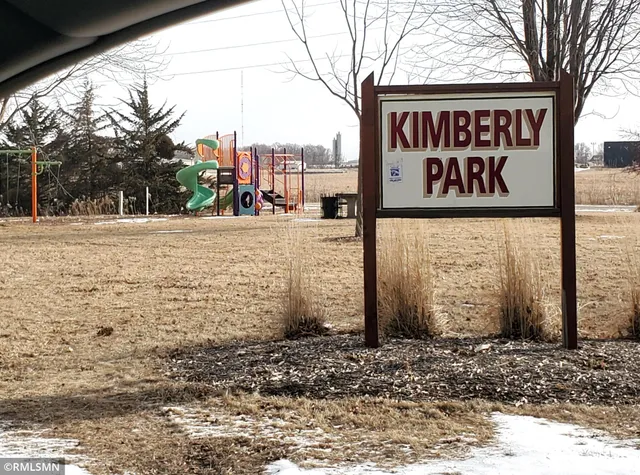 $60,000 | 839 Hilltop Drive Northeast, Hutchinson, MN 55350