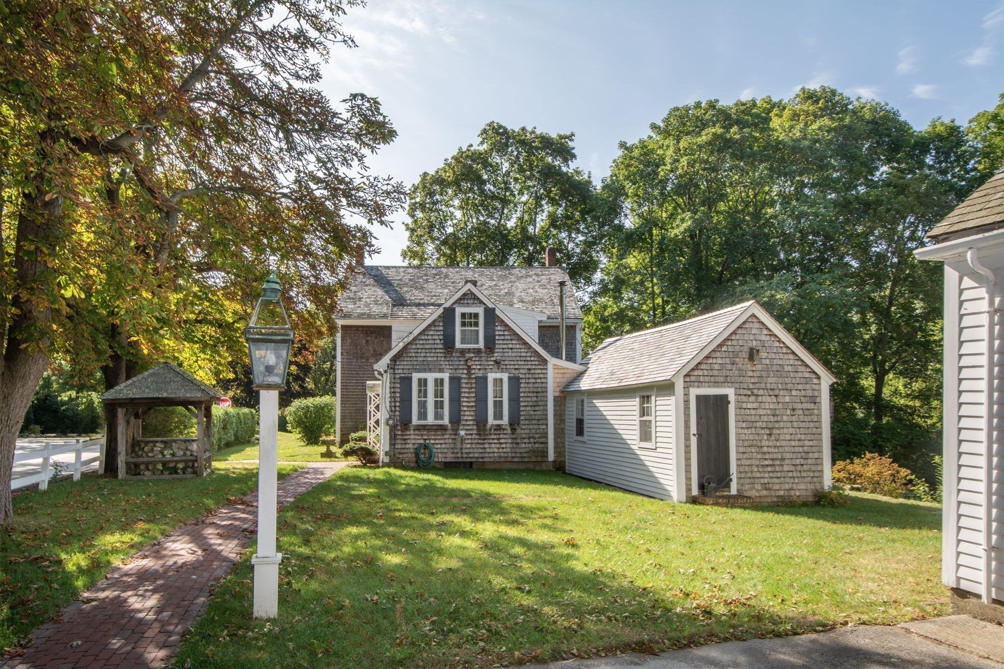 612 First Parish Road Scituate, MA 02066 - Photo 5 of 41 Gallery Image 5