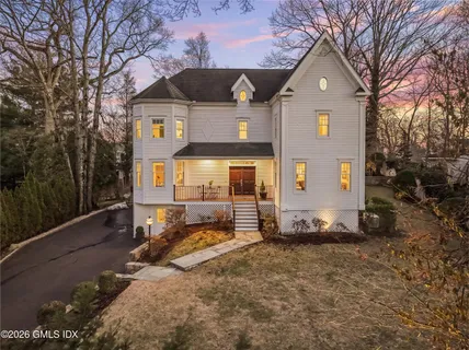 $3,999,995 | 16 Summit Road, Riverside, CT 06878