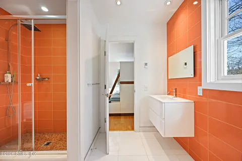 $3,999,995 | 16 Summit Road, Riverside, CT 06878