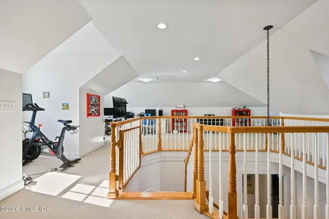 $3,999,995 | 16 Summit Road, Riverside, CT 06878