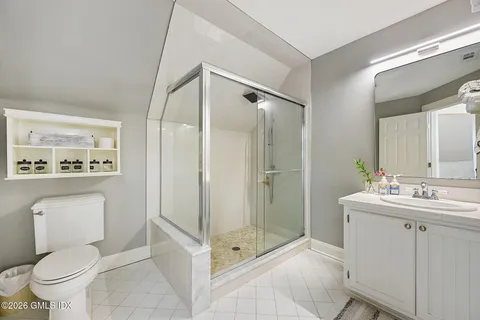 $3,999,995 | 16 Summit Road, Riverside, CT 06878