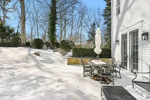 $3,999,995 | 16 Summit Road, Riverside, CT 06878