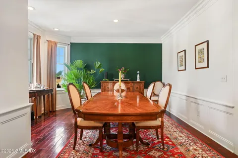 $3,999,995 | 16 Summit Road, Riverside, CT 06878