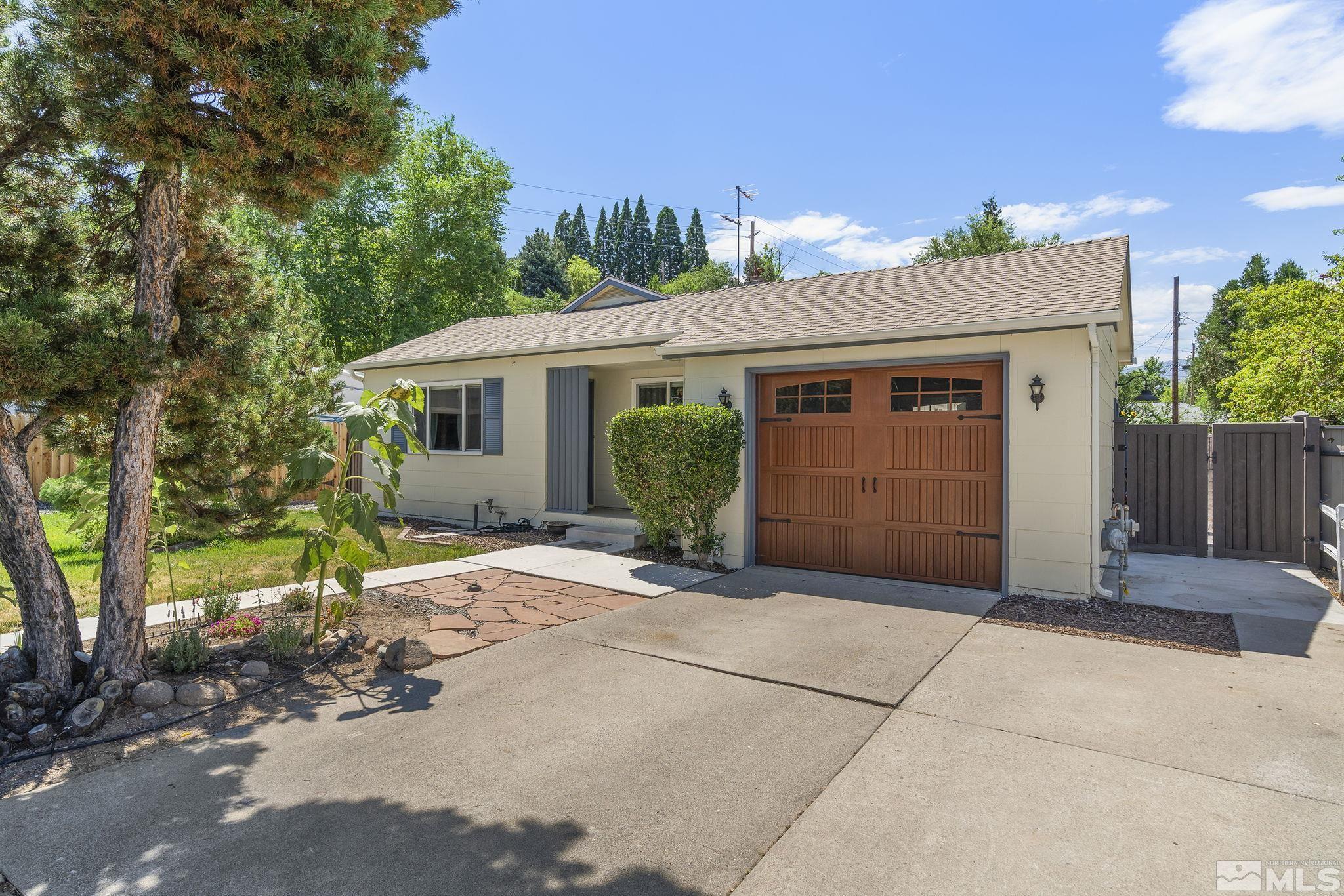 50 Kaye Way Reno, NV 89509 - Photo 2 of 16 a house view with a outdoor space