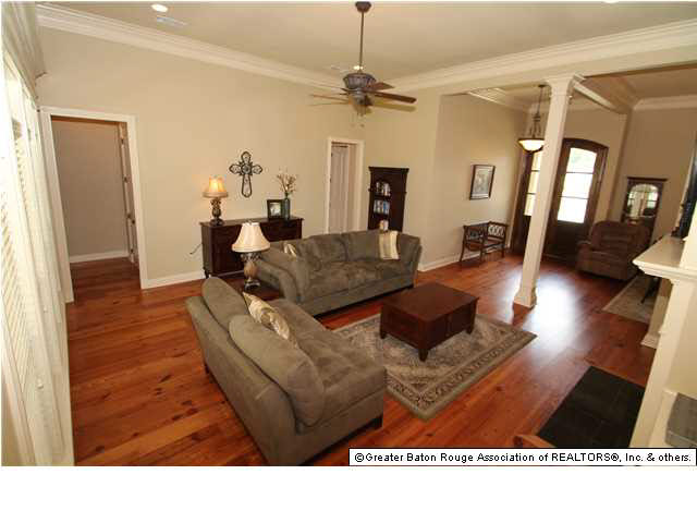 15616 Parkside Court Baton Rouge, LA 70817 - Photo 3 of 20 Gallery Image 3