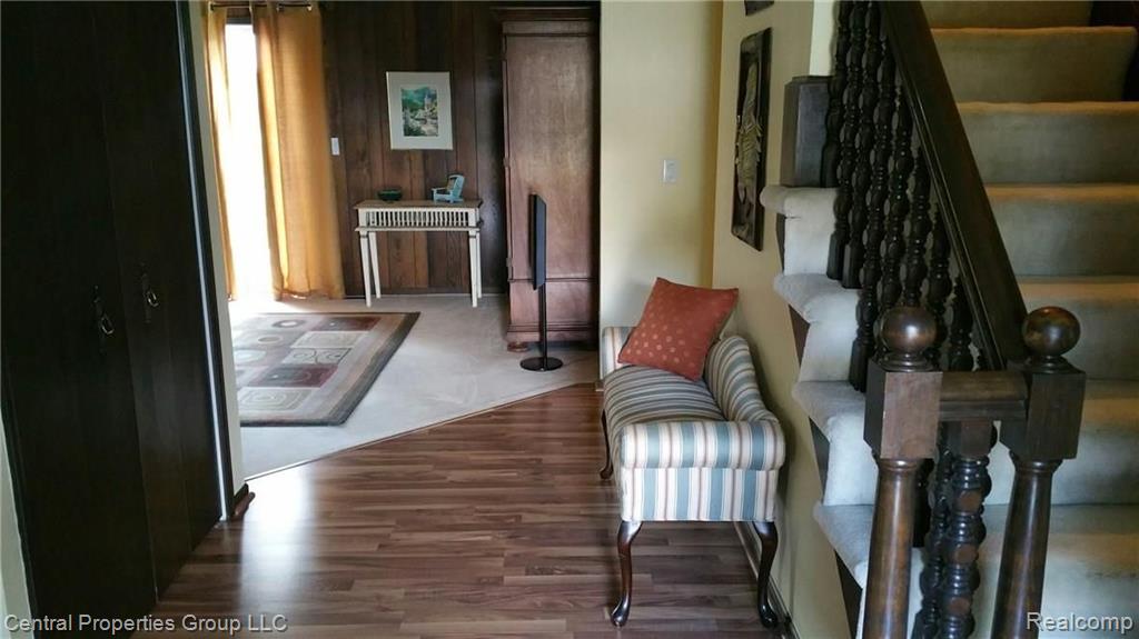 25263 Branchaster Road Farmington Hills, MI 48336 - Photo 3 of 30