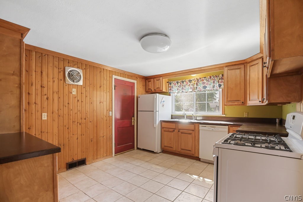 7187 Willow Road Clay, NY 13212 - Photo 12 of 35 Gallery Image 12