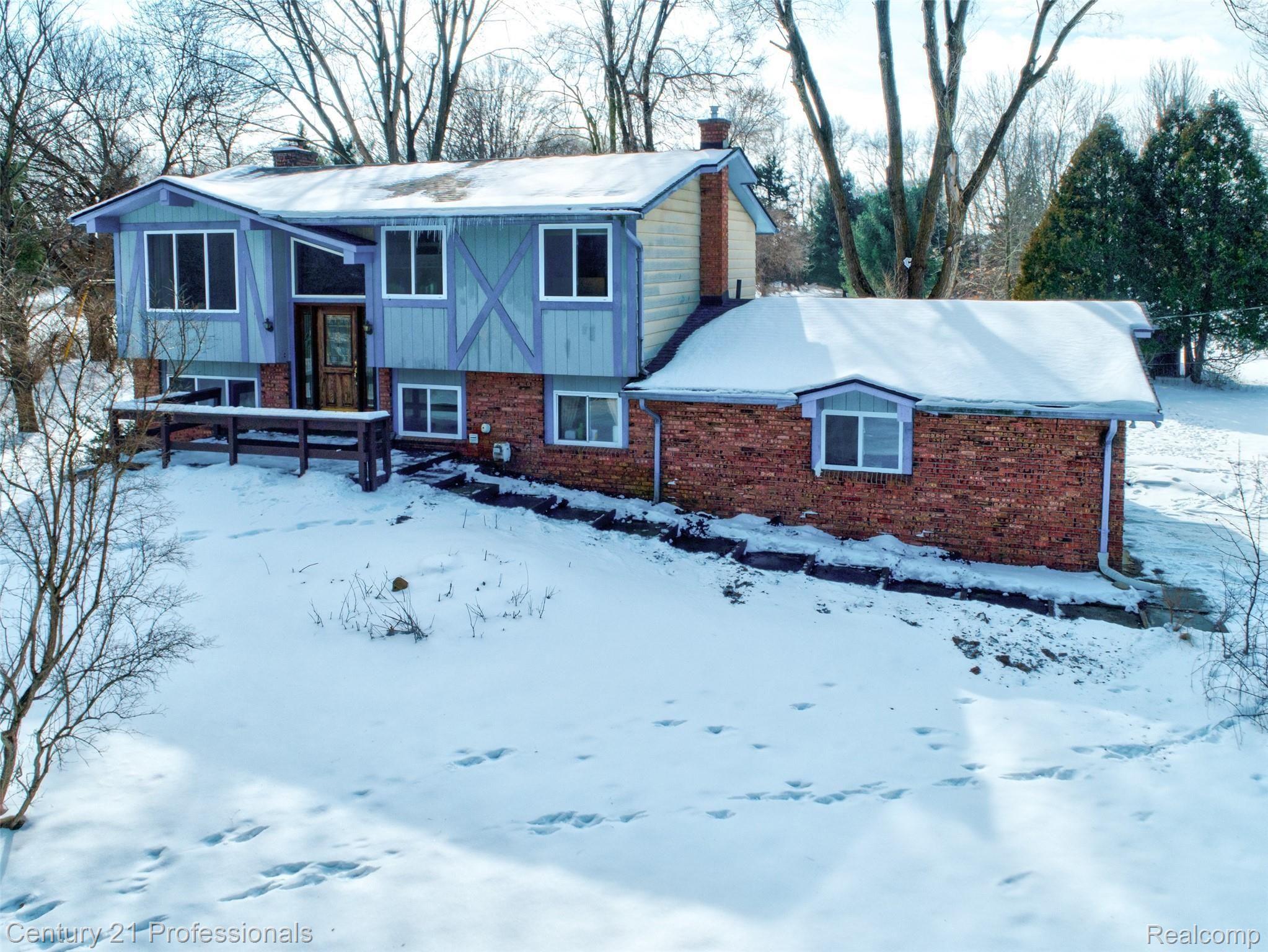 8309 Holcomb Road Clarkston, MI 48348 - Photo 3 of 39 8309 Holcomb-3.jpg
