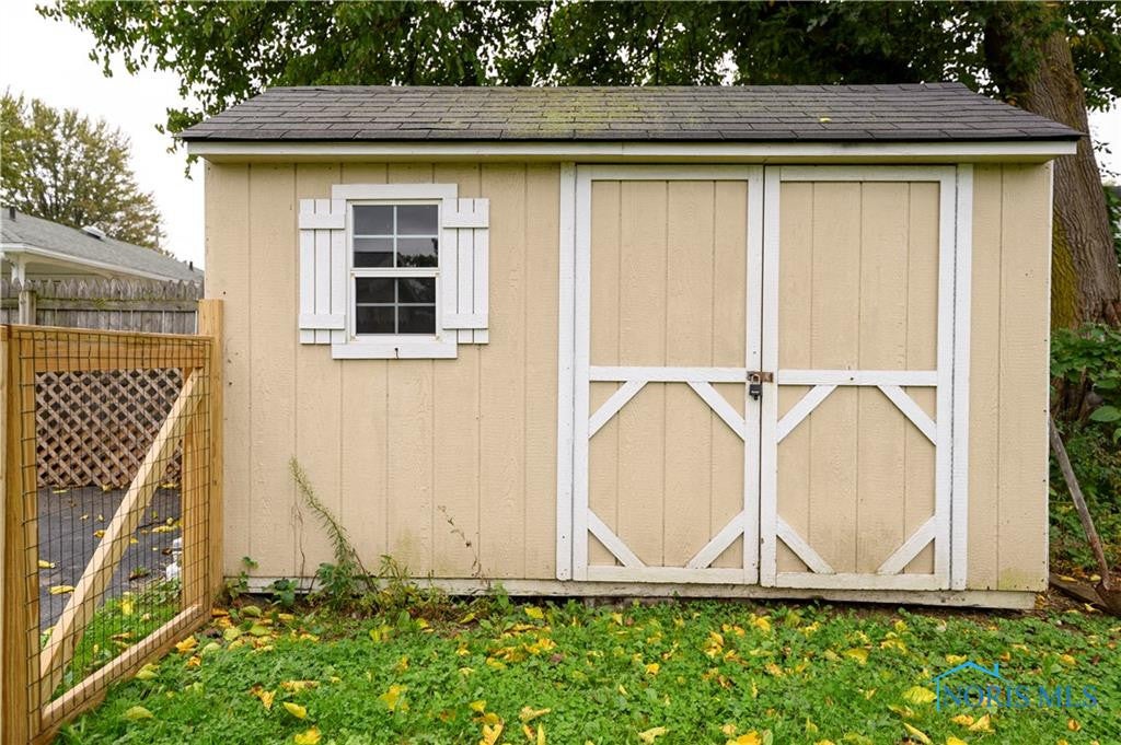 1112 Mambrino Road Oregon, OH 43616 - Photo 7 of 30 Gallery Image 7