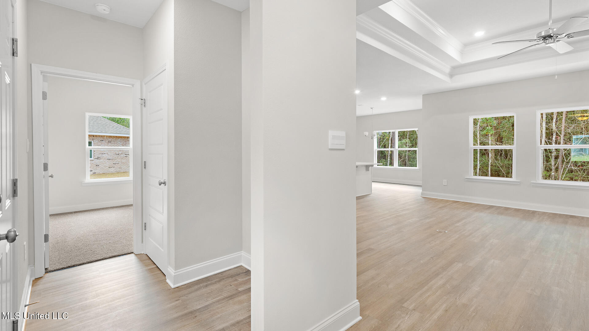 16108 Blue Rdg Drive Gulfport, MS 39503 - Photo 6 of 30 Living Room