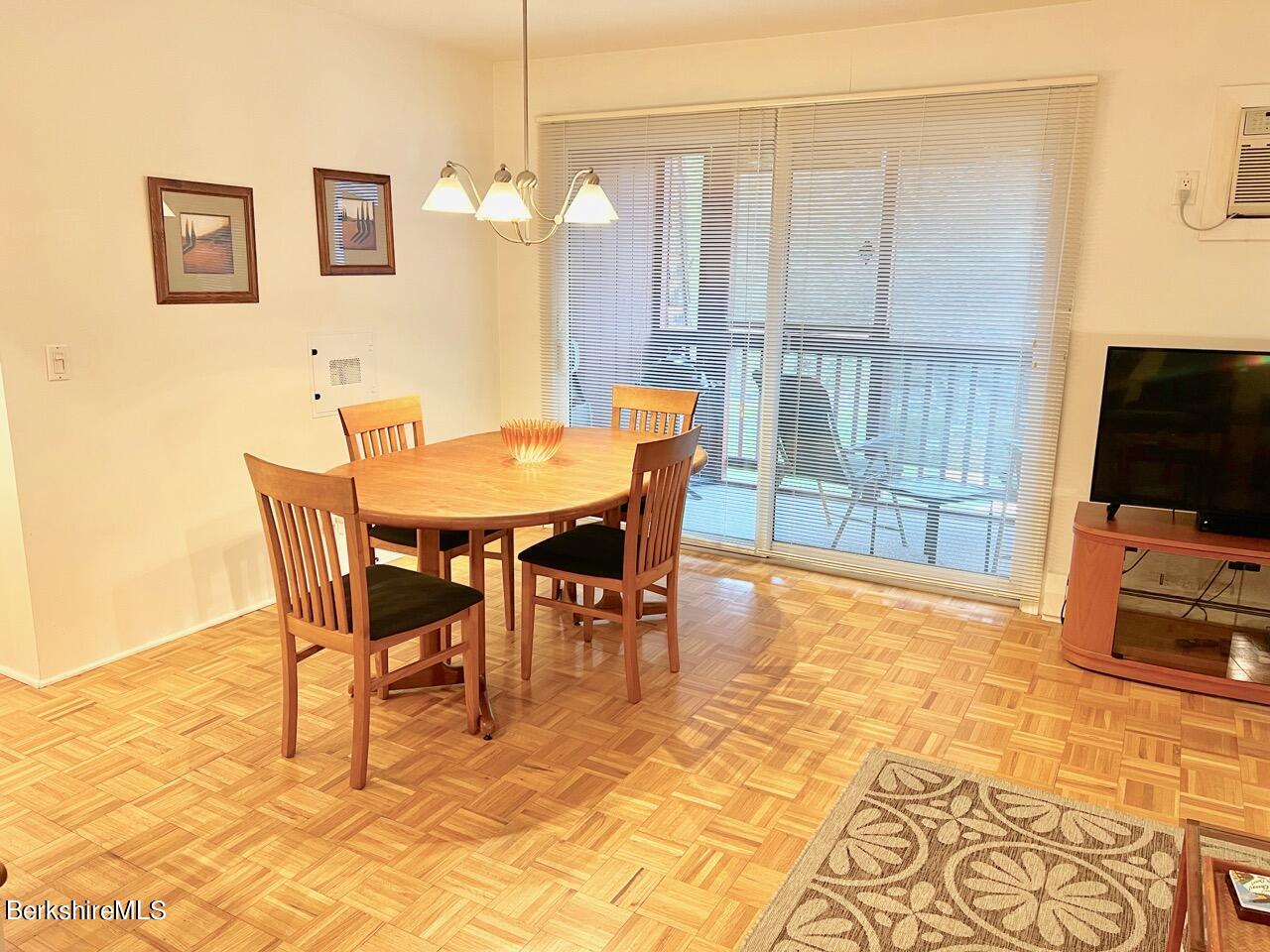 260 Pittsfield Road, Unit E5 Lenox, MA 01240 - Photo 10 of 24 Dining area