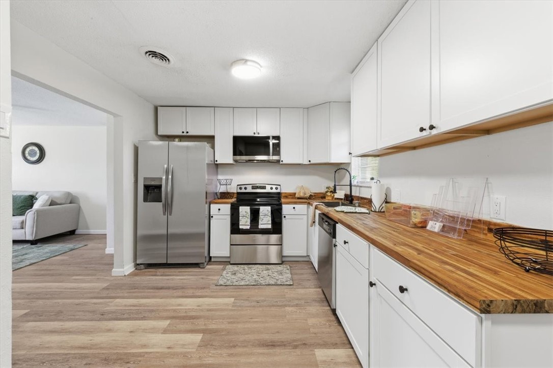 2536 Cherry Street Brunswick, GA 31520 - Photo 8 of 34