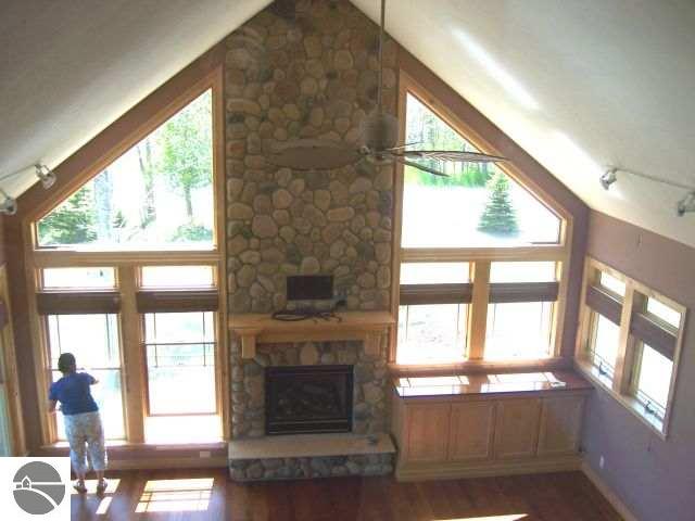 541 West Little Traverse Lake Road Maple City, MI 49664 - Photo 12 of 15 1706438-11.JPG