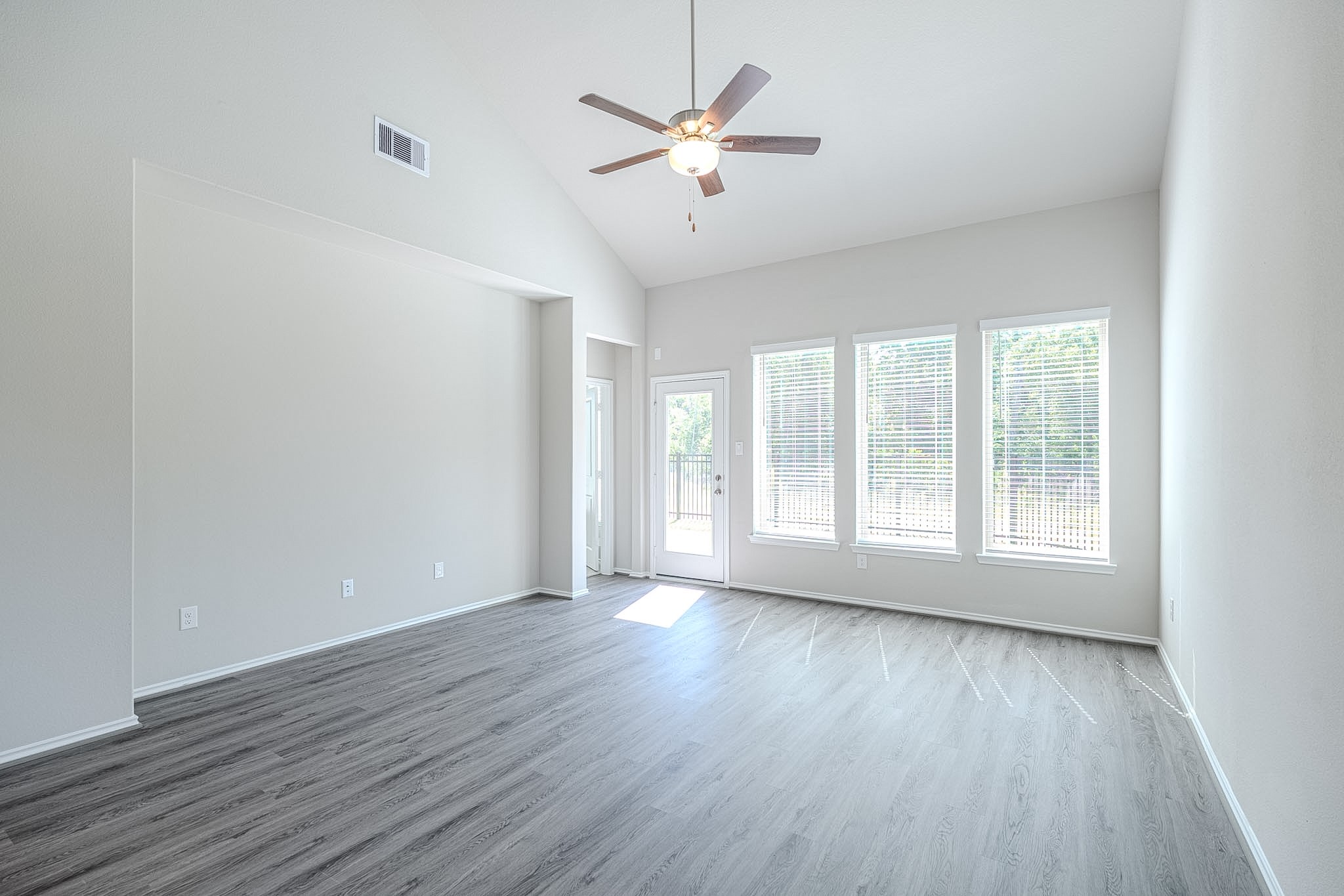 263 Navasota Narrows Way Conroe, TX 77304 - Photo 17 of 38