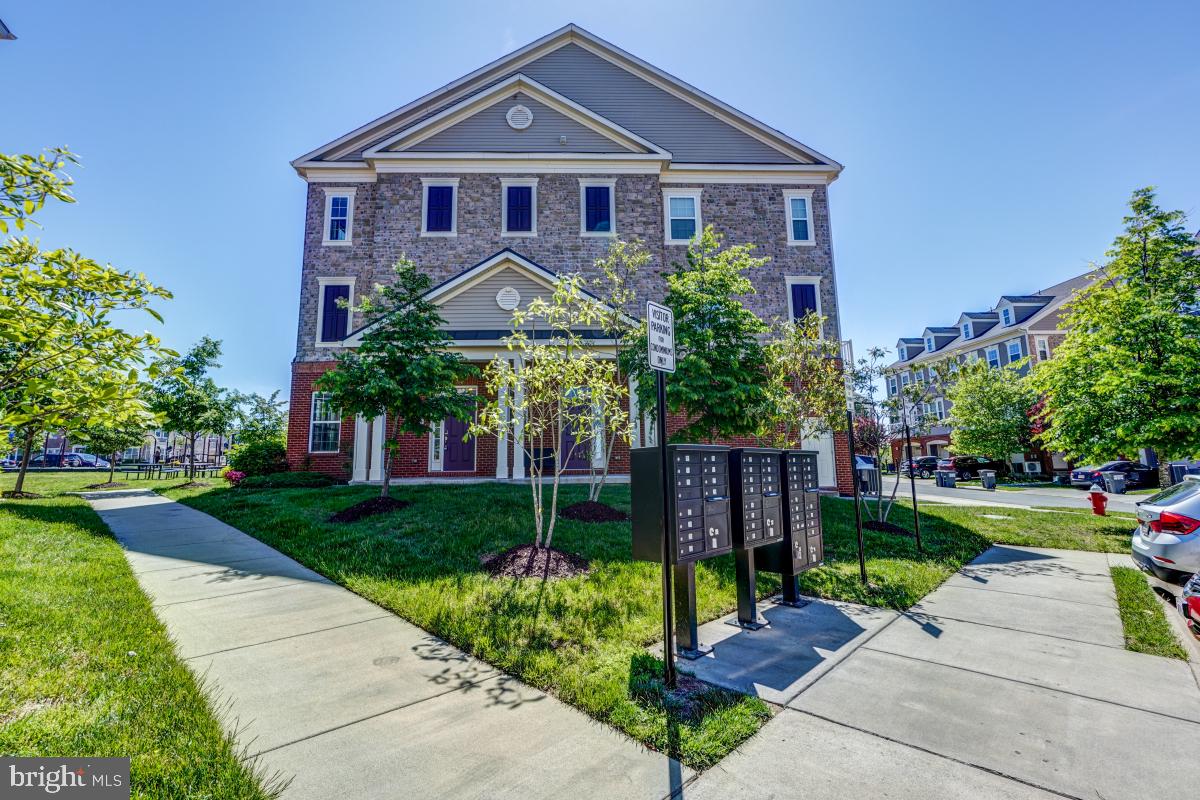 42584 Sunset Ridge Square Ashburn, VA 20148 - Photo 1 of 37