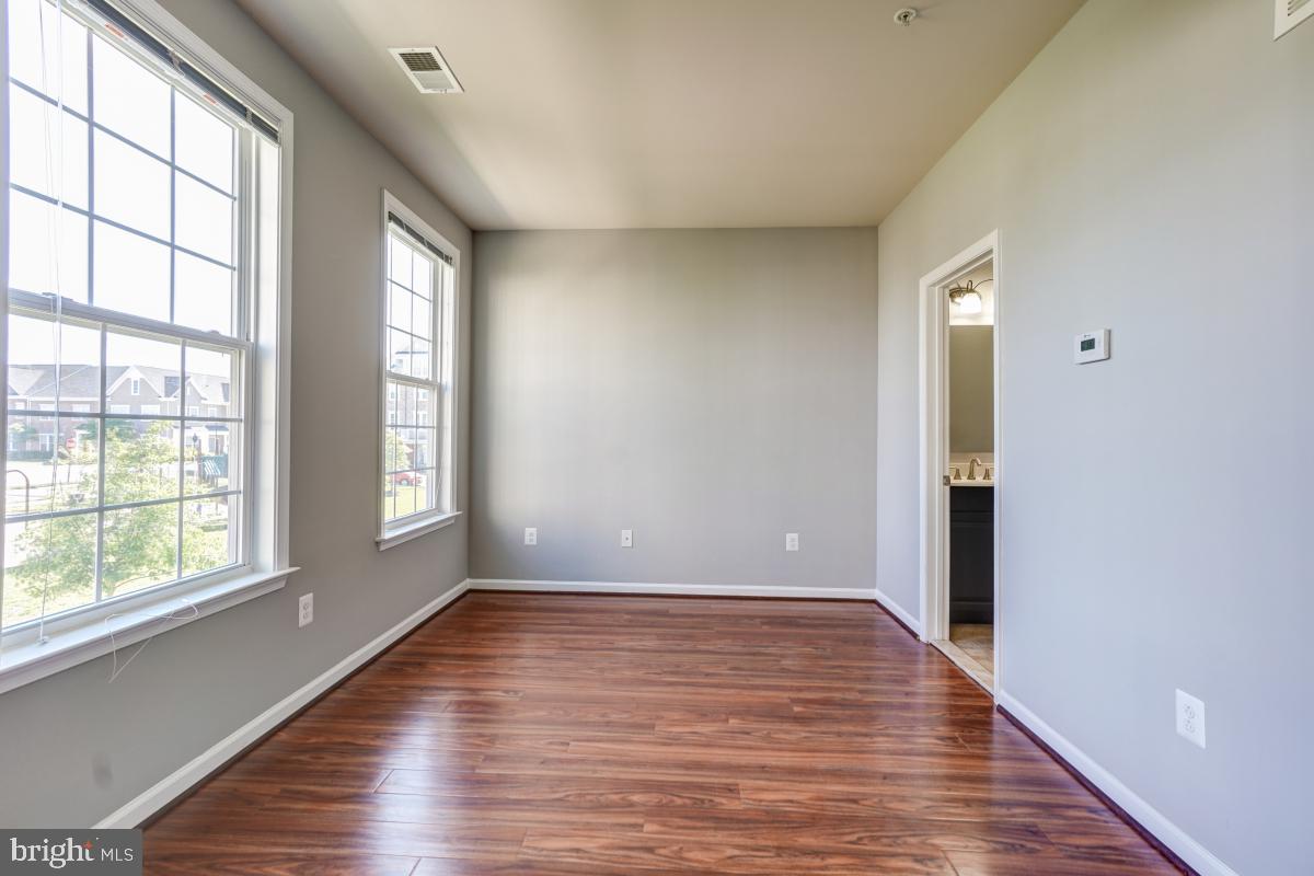 42584 Sunset Ridge Square Ashburn, VA 20148 - Photo 16 of 37