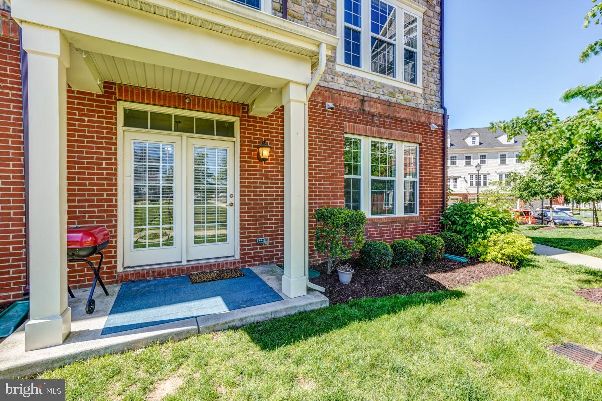 42584 Sunset Ridge Square Ashburn, VA 20148 - Photo 33 of 37