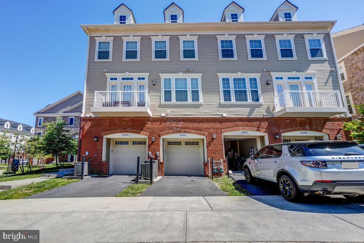 42584 Sunset Ridge Square Ashburn, VA 20148 - Photo 36 of 37