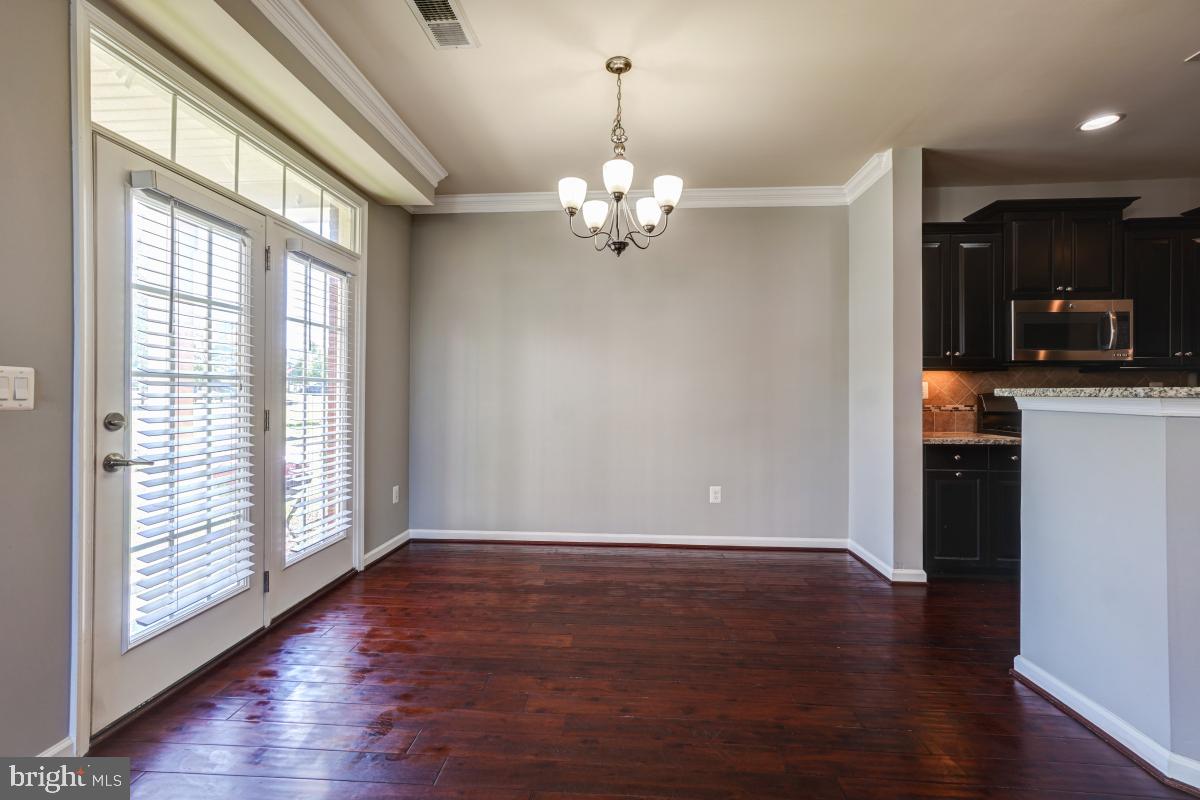 42584 Sunset Ridge Square Ashburn, VA 20148 - Photo 8 of 37
