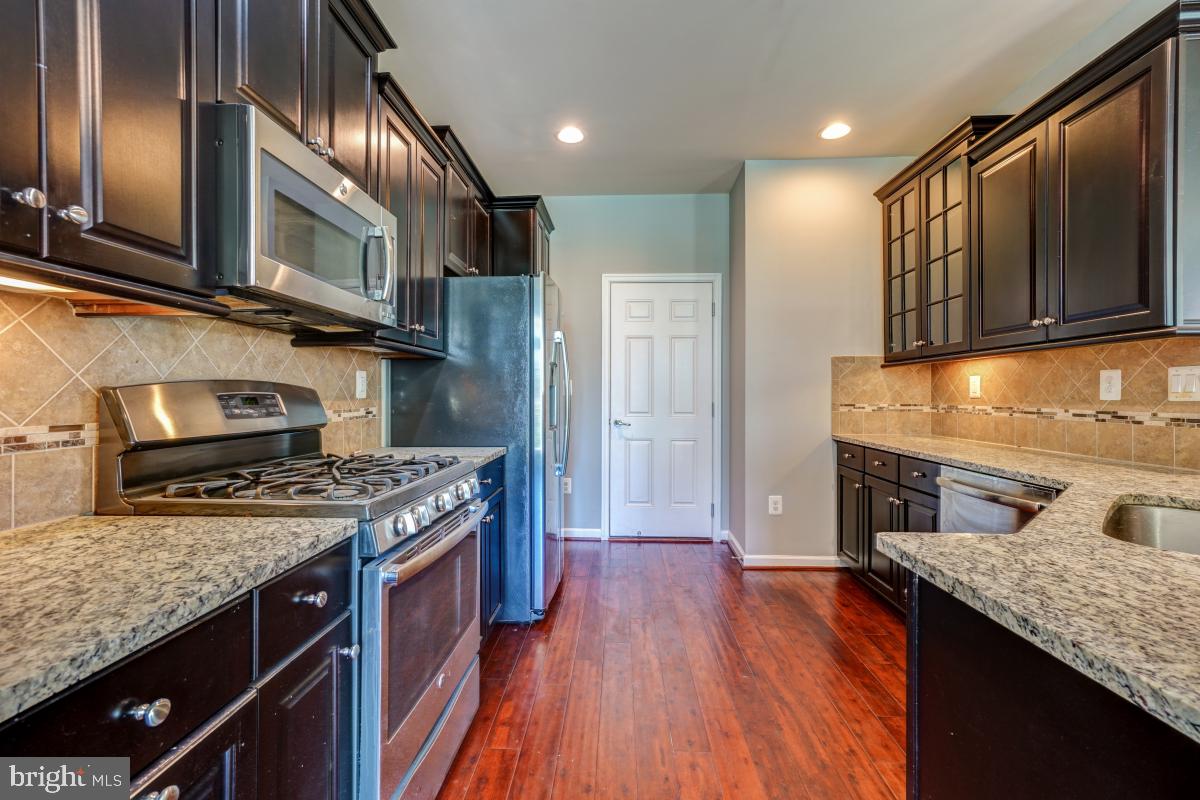 42584 Sunset Ridge Square Ashburn, VA 20148 - Photo 9 of 37