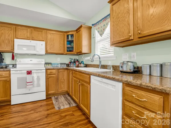 $437,500 | 27 Gray Wolf Lane, Hendersonville, NC 28792