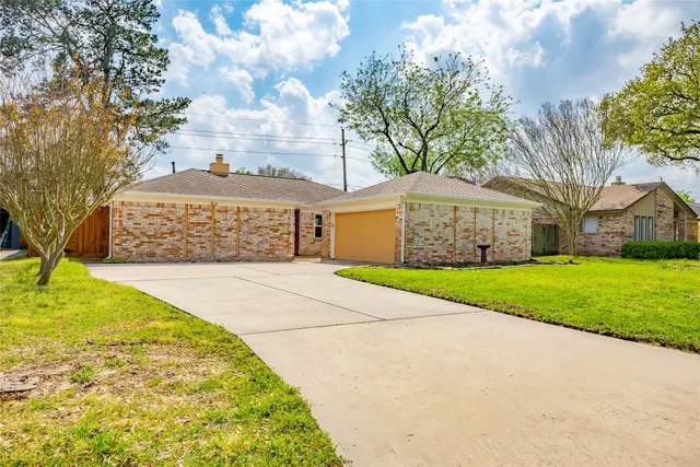 a front view of house with yard