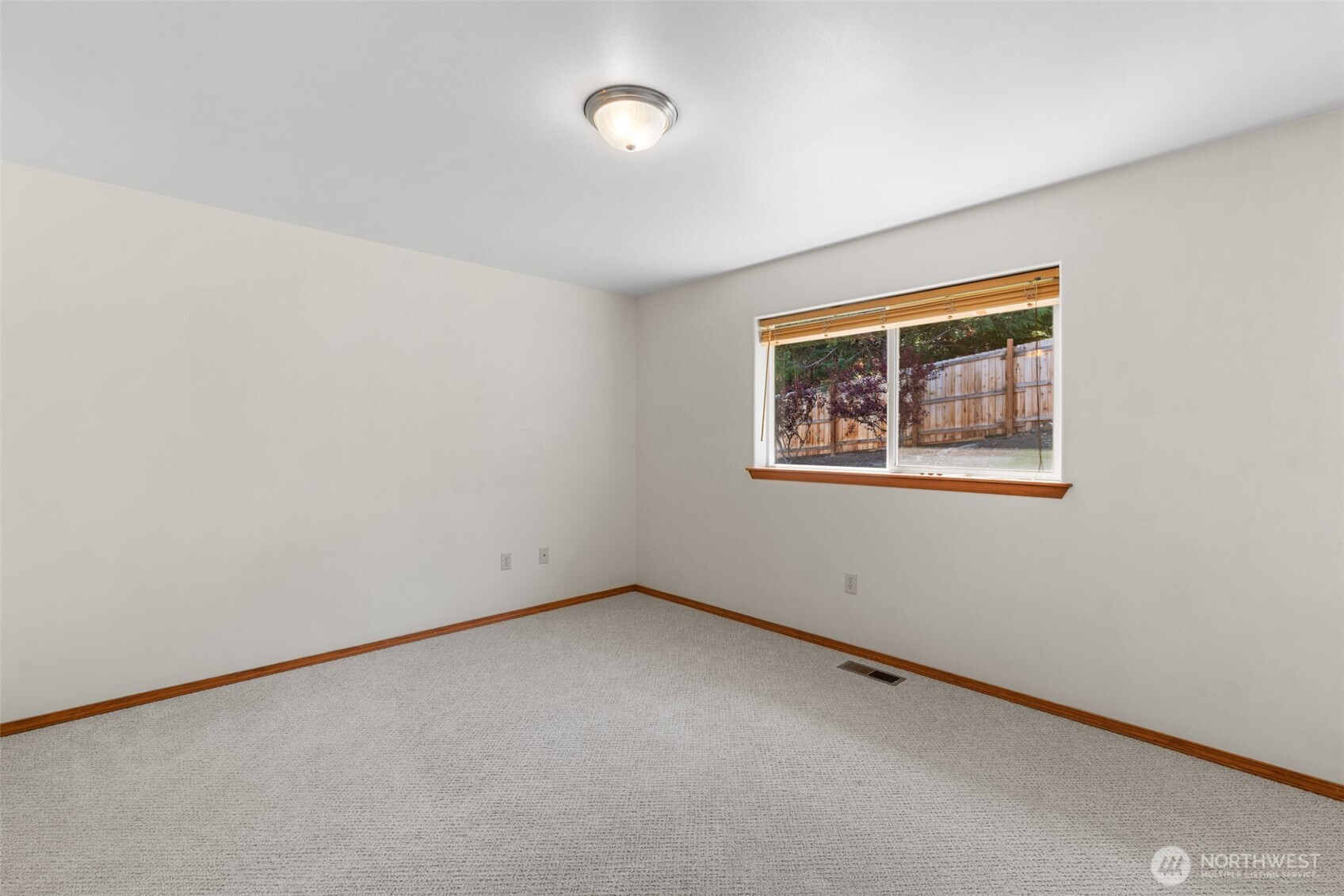 1111 Splett Street Wenatchee, WA 98801 - Photo 28 of 36 an empty room with a window
