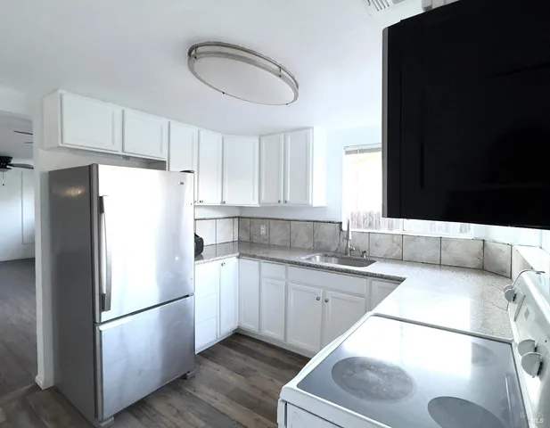 $2,900,000 | 16060 39th Avenue, Clearlake, CA 95422