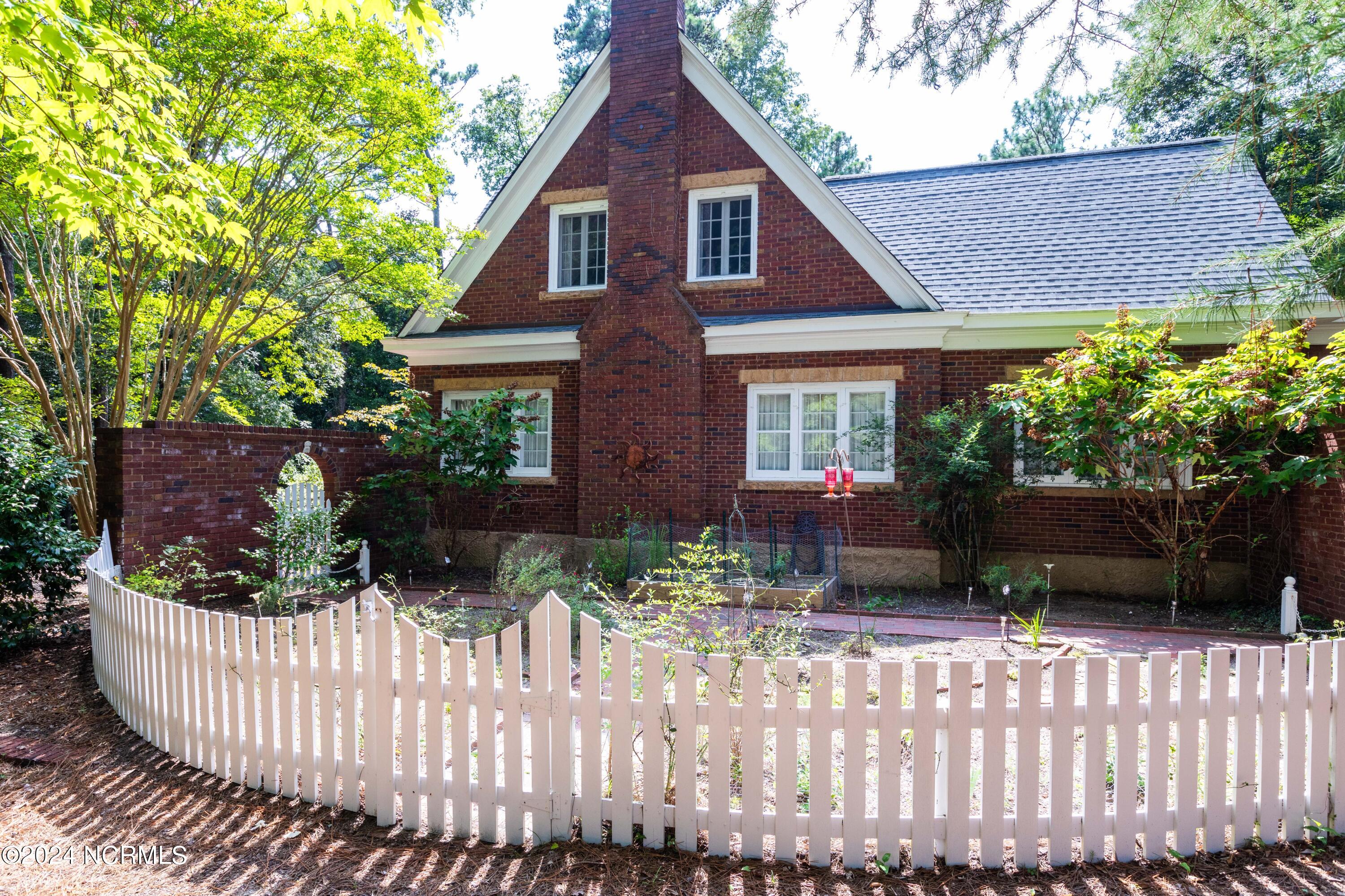 140 Pine Grove Road Southern Pines, NC 28387 - Photo 3 of 76 140 Pine Grove_3