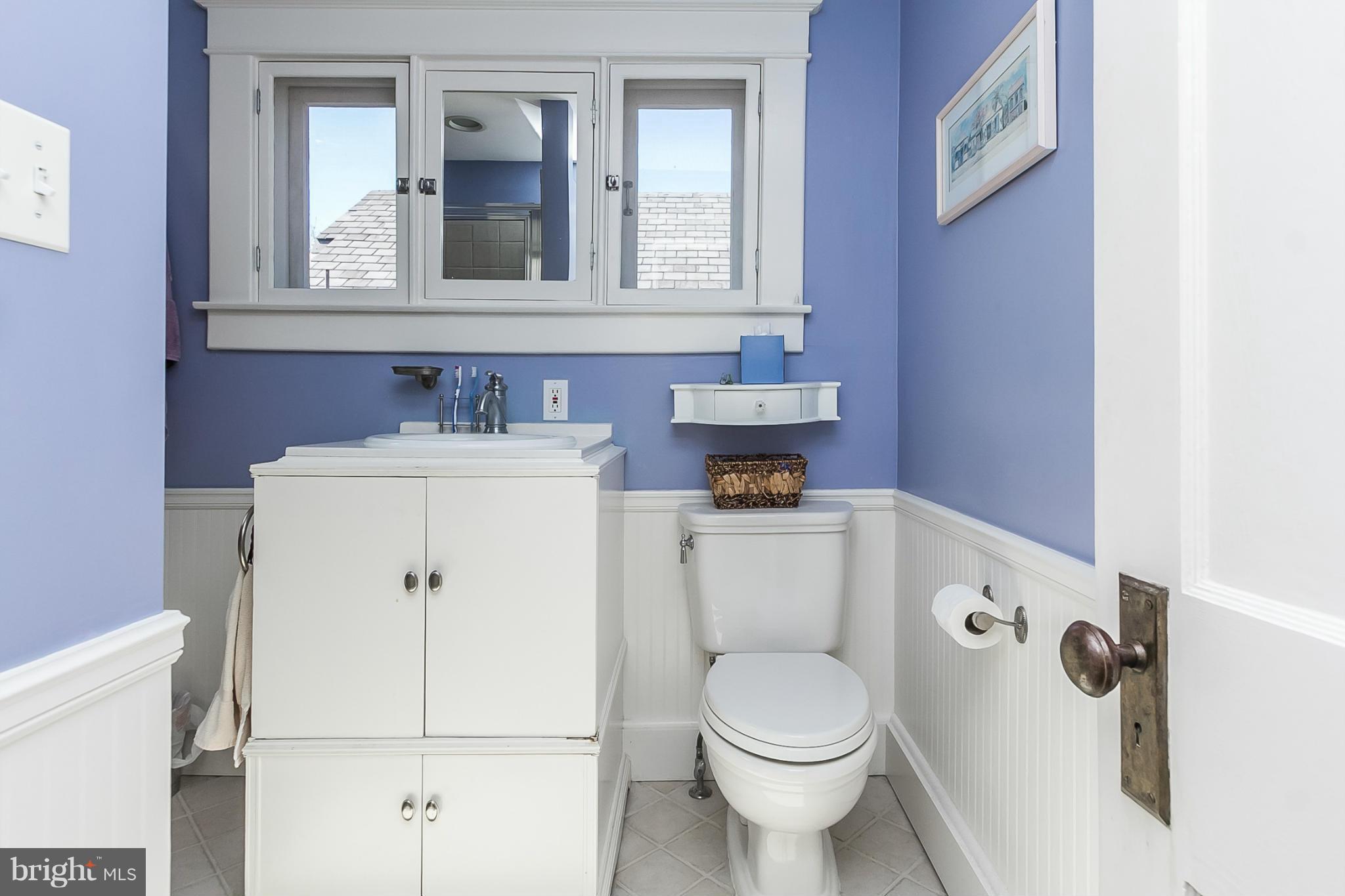 6015 Sycamore Road Baltimore, MD 21212 - Photo 16 of 23 Bath (Master)
