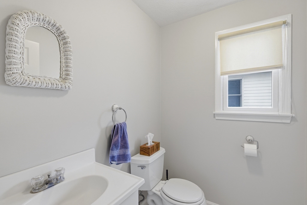 47 Samoset Road Woburn, MA 01801 - Photo 16 of 36 Gallery Image 16