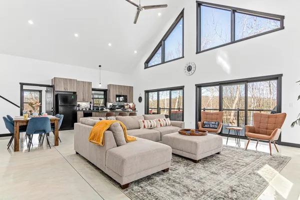 $1,299,000 | 1368 190th Street, St. Croix Falls, WI 54024