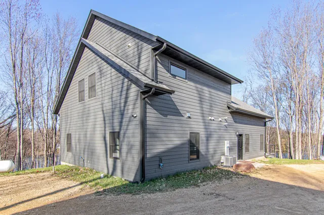 $1,299,000 | 1368 190th Street, St. Croix Falls, WI 54024