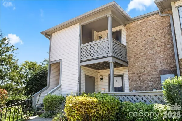 $199,900 | 5870 Harris Grove Lane, Charlotte, NC 28212