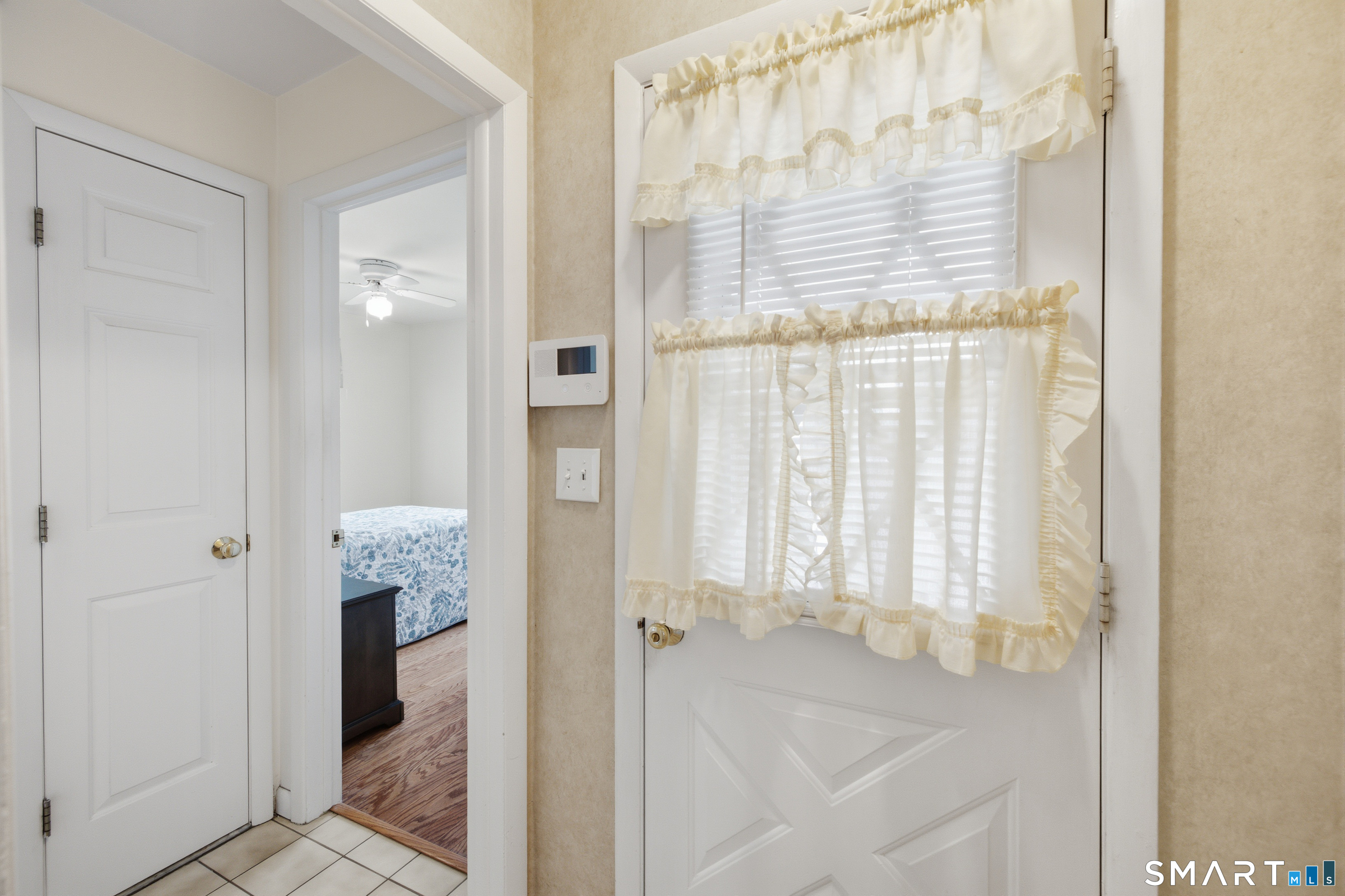 21 Culloden Road Stamford, CT 06902 - Photo 13 of 35 Unit 1 Rear Enterance