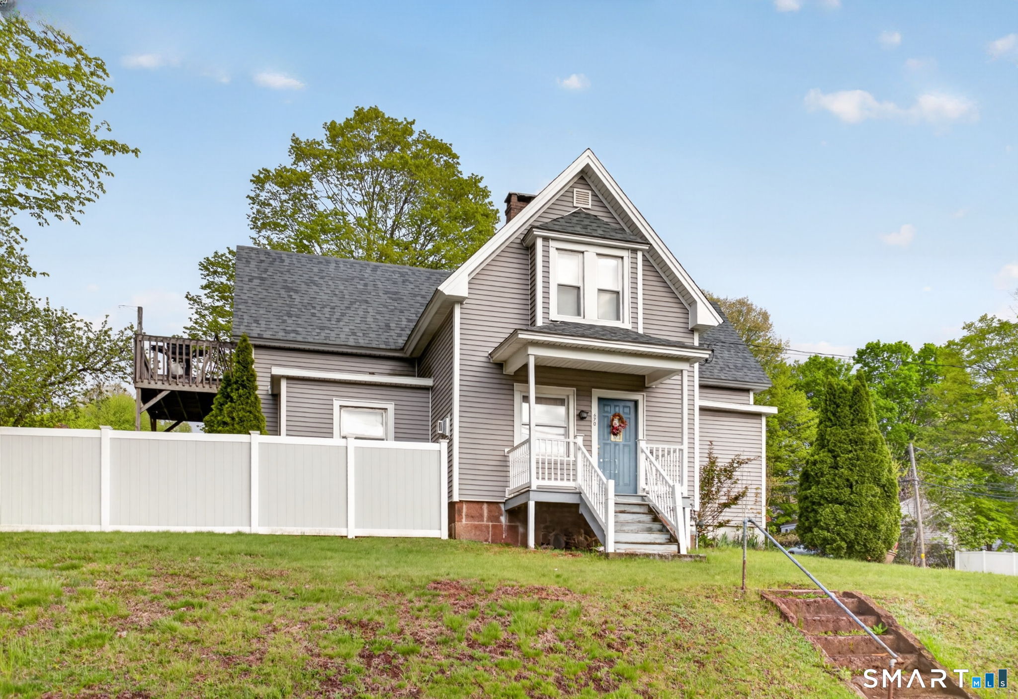 670 Hanover Road Meriden, CT 06451 - Photo 2 of 40
