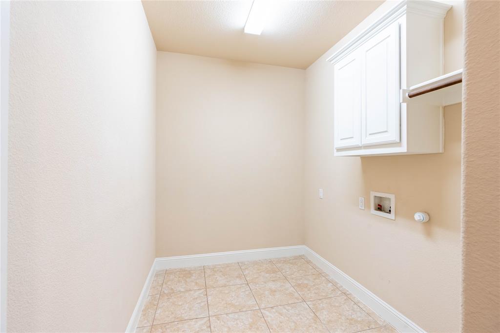 9101 Waters Lane Rowlett, TX 75089 - Photo 24 of 34 a view of a small space with window