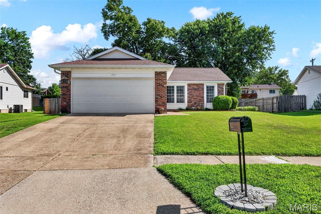 375 Novara Drive Ballwin, MO 63021 - Photo 3 of 36