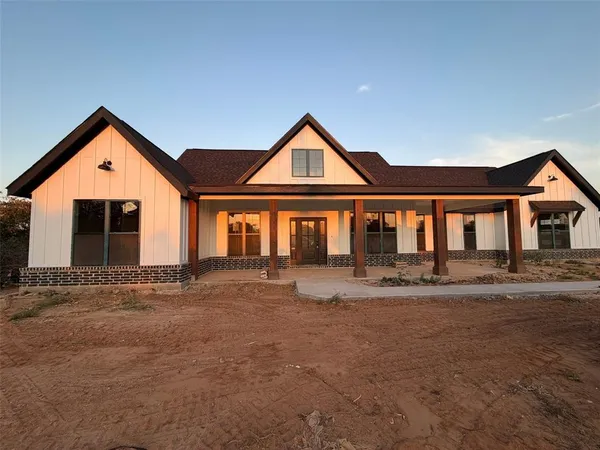 $569,000 | 1081 County Road 4781, Boyd, TX 76023