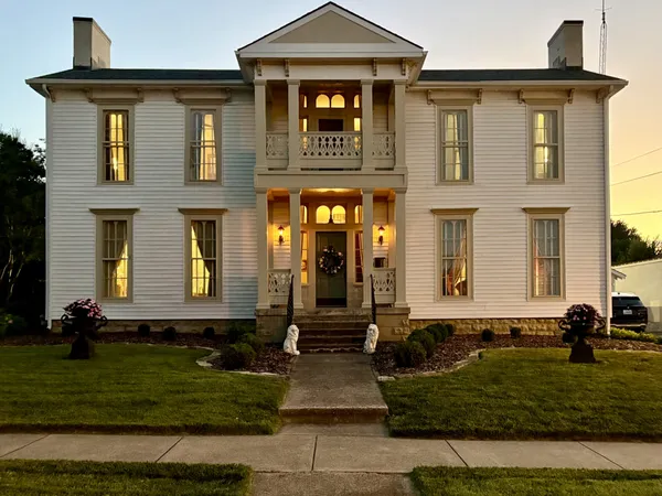 $489,000 | 210 South College Street, Franklin, KY 42134