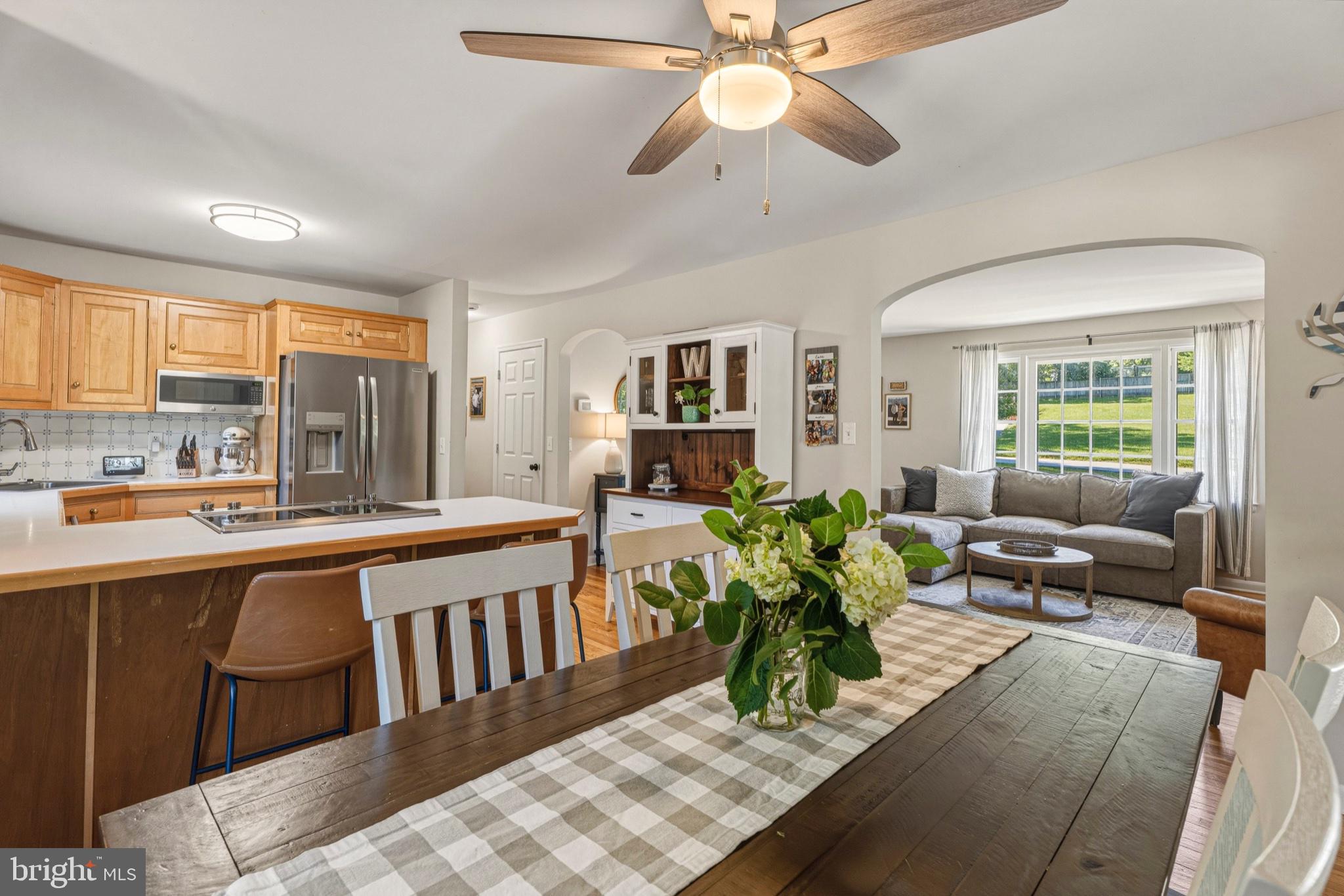 1102 Greenway Road Cockeysville, MD 21030 - Photo 15 of 47 Charming open-concept living space.