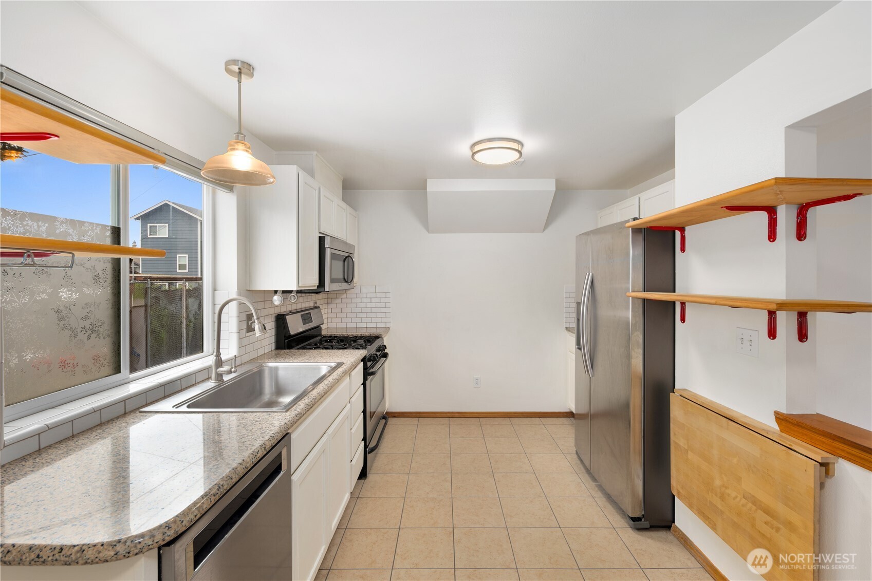8823 Delridge Way Southwest, Unit B Seattle, WA 98106 - Photo 11 of 32