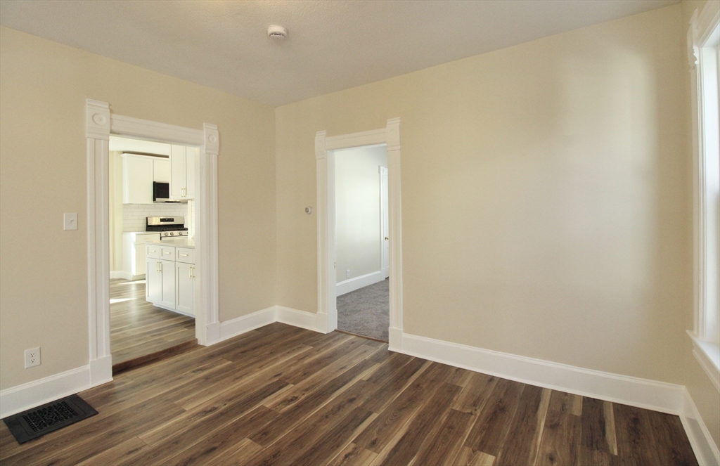 60 Ringgold Street Springfield, MA 01107 - Photo 7 of 29